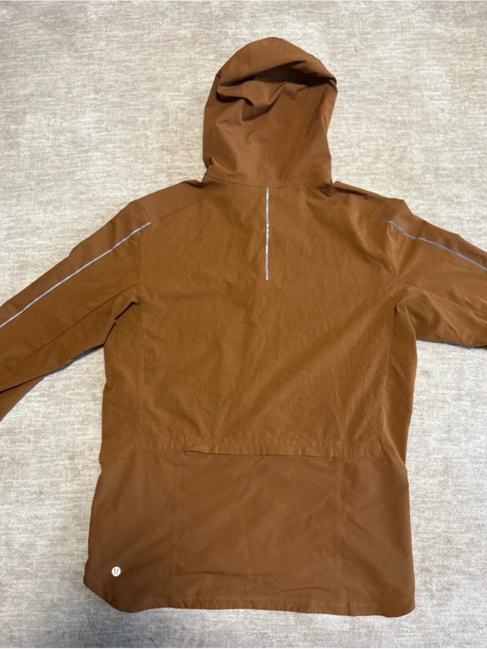 lululemon athletica Men's Hooded Windbreaker in Chestnut Brown